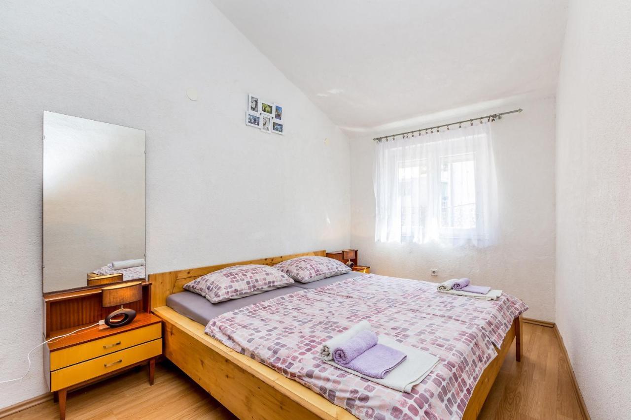 Private Accommodation Stara Baska Exterior photo